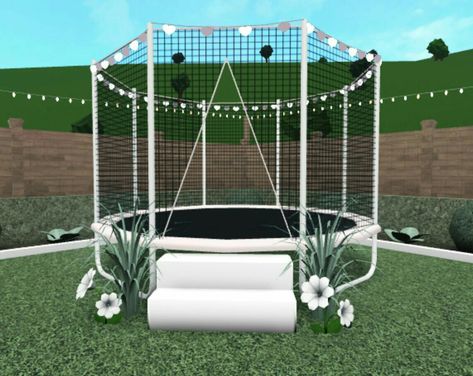 Trampoline Ideas, Dröm Hus Planer, Beach House Layout, Bloxburg Beach House, Blocksburg Room Ideas�￼, Cool House, Free House Design, House Decorating Ideas Apartments, Small House Layout