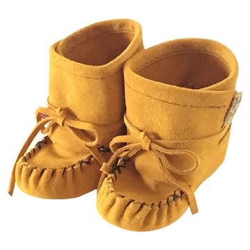 Ensure Your Baby's First Steps Are Kept Safe & Comfortable with Baby M – Moccasins Canada Moccasin Boot Pattern, Baby Boy Moccasins, Baby Moccasin Pattern, Boot Pattern, Native American Moccasins, Leather Baby Moccasins, Moccasin Pattern, Toddler Moccasins, Handmade Baby Shoes