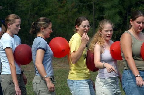 COOPERATIVE GAMES FOR A COOPERATIVE WORLD: FACI... Team Building Activities For Adults, Teamwork Games, Permainan Kerjasama Tim, Balloon Games, Reunion Games, Team Building Games, Youth Games, Youth Group Games, Cooperative Games