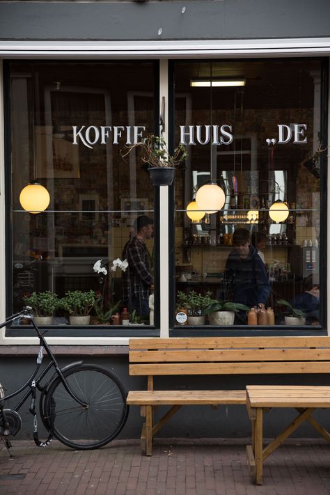 Amsterdam Coffee Shop Aesthetic, Amsterdam Cafe Aesthetic, Coffee House Aesthetic, Amsterdam Coffee Shop, Amsterdam Interior, Amsterdam Coffee, Design Café, Art Cafe, Coffee Places