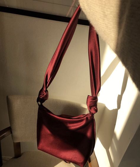 Discovered by maria leonidou. Find images and videos on We Heart It - the app to get lost in what you love. Diy Bag Designs, Silk Bag, Minimalist Bag, Satin Bags, Fancy Bags, Pretty Bags, Fabric Bags, The Bag, Fabric Bag