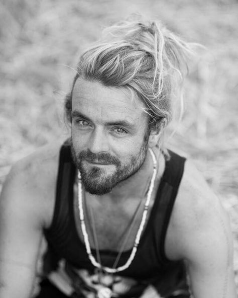 Xavier Rudd - singer-songwriter from Australia                                                                                                                                                     More Trevor Hall, Australian Aboriginals, Xavier Rudd, Rainbow Serpent, Joyful Noise, Aboriginal People, Love Your Neighbour, Beautiful Music, Character Reference