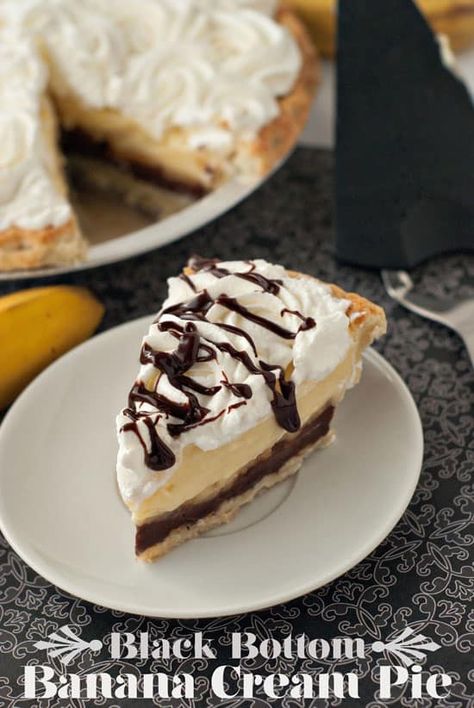 Delicious Black Bottom Banana Cream Pie in a small white plate. Banana Cream Pie Recipe, Banana Pie, Summer Pie, Easy Pie Recipes, Cream Pie Recipes, Banana Cream Pie, Chocolate Pies, Black Bottom, White Plate