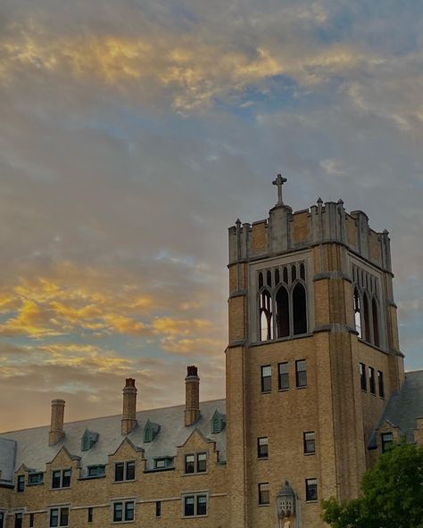 St Marys College Notre Dame, Saint Mary’s College Notre Dame, Saint Marys College Notre Dame, Benedict College, Saint Marys College, College Wedding, University Dorms, Dream Vision Board, College Aesthetic