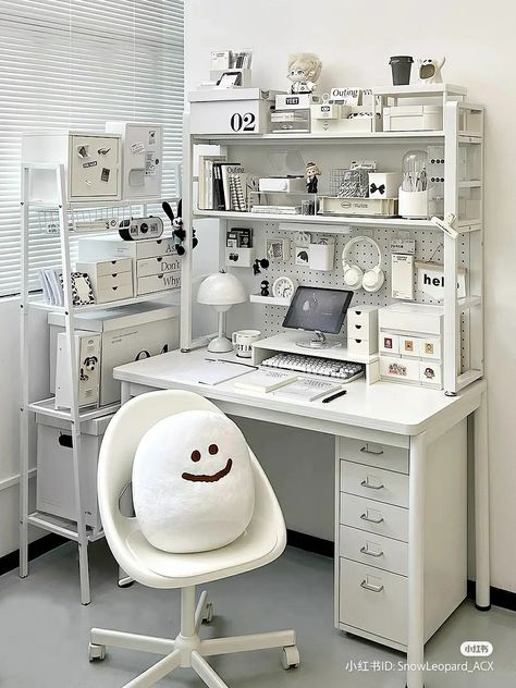 cute room inspiration inspo aesthetic bedroom ideas y2k trend minimalistic clean korean japanese desk tidy organizer style vibe aesthetic desk studying coquette cute beautiful black and white White Desk Setup, Room Wishlist, Dream Bedroom Inspiration, Cute Diy Room Decor, White Desk, Room Redesign, Dekorasi Kamar Tidur, Pinterest Room Decor, Study Room Decor