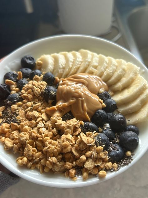 Greek yogurt Banana Blueberries Granola Chia seeds Yogurt Banana, Yogurt Bowl, Banana Blueberry, Chia Seeds, Greek Yogurt, Blueberries, Granola, Chia, Yogurt