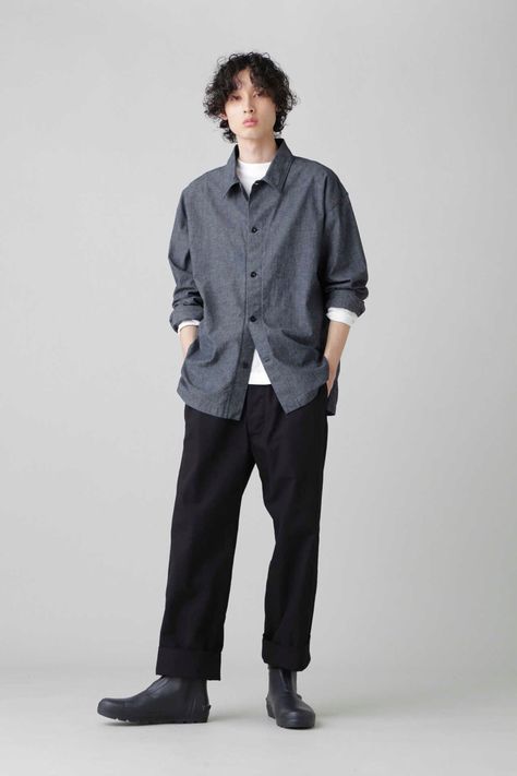 Men’s Casual Workwear, Male Artist Outfit, Men Japanese Fashion, Masc Business Casual, Short Guy Outfits, Male Standing Pose Reference, Japanese Menswear, Japanese Workwear, Japanese Mens Fashion