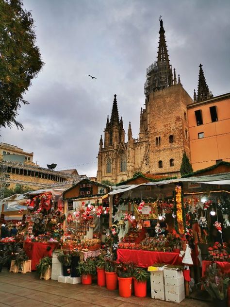 Barcelona Spain is my favourite city in Europe and a great place to plan a winter vacation. In this post, I’ll share just why you should visit Barcelona in winter, what to expect from winter weather in Barcelona, what to wear, where to stay and the best things to do in Barcelona in winter as well as everything else you might need to enjoy your Barcelona trip! Christmas Vacation | Winter Vacation in Europe | Barcelona in December | Barcelona trip tips | Spain in Winter | Barcelona activities Barcelona In January, Barcelona Spain Winter, Winter In Barcelona, Barcelona Night Life, Barcelona Aesthetic Winter, Barcelona Activities, Barcelona In December, Spain In December, Christmas In Barcelona