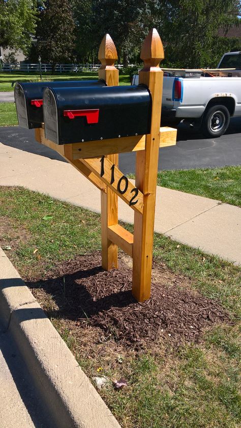 Group Mailbox Ideas, Multiple Mailbox Post Ideas Diy, Dual Mailbox Post Ideas, Double Mailbox Ideas, Double Mailbox Post Ideas, Country Mailbox Ideas, Double Mailbox, Double Mailbox Post, Mailbox Landscape