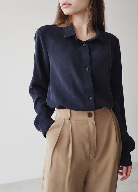 Women's classic shirt - oversized, long sleeve. ✈ free worldwide shipping This super soft relaxed-fit button-down Tencel shirt is mast have. Active or lounge, also great for casual outings. Featuring a collared neckline, button-down front, and cuffed sleeves. ■ color: dark blue ■ material: 100% Tencel ■ style: - relaxed fit - long sleeves - long cut - oversized ■ fit: The model is 172cm/ 5′ 8″ tall and wears a size XS ■ sizing: Our garments run small, and we recommend choosing one size above wha Navy Blue Collared Shirt Outfits, Dark Blue Oversized Shirt Outfit, Dark Blue Button Down Shirt Outfit, How To Style Dark Blue Shirt, Blue Button Shirt Outfit, Navy Blue Button Up Shirt Outfit, Navy Button Down Shirt Outfit, How To Style Navy Blue Shirt, Dark Blue Long Sleeve Shirt Outfit