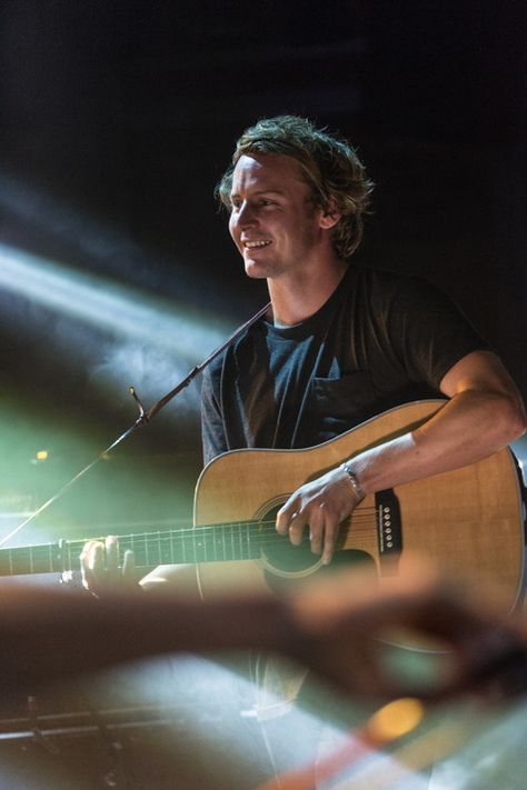 ben howard Ben Howard, Alternative Aesthetic, Music People, Captured Moments, Album Songs, British Artist, All Music, Games For Girls, Music Love