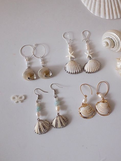 Made to order 100%Natural Deep Ocean sea shells and scallops, conchs. with silver hardware. it looks pretty on both sides. no spike. about 1.18in limpet shell  about 2.1in sea conch. we offer a fancy box to place item. Ocean Theme Gift Basket, Sea Shells Earrings, Silver Shell Earrings, Clam Shell Jewelry, Shell Box Diy, Sea Shell Earrings Diy, How To Make Shell Jewelry, Handmade Shell Jewelry, Things To Do With Shells