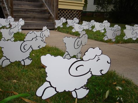 Pastor Appreciation - a yard overrun by sheep! So cute!! Pastors Wife Appreciation, Pastor Appreciation Month, Pastor Appreciation Day, Pastor Anniversary, Pastor Appreciation Gifts, Happy Home Fairy, Pastor Appreciation, Church Gifts, Pastors Appreciation