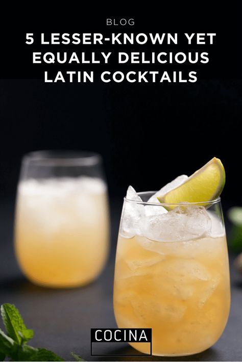 Latin Cocktails, Sangria Punch, Latin Food, Alcohol Drink Recipes, Fun Cocktails, Mixology, Sangria, Non Alcoholic, Mojito