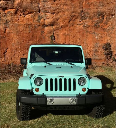 Blue Jeep Wrangler, Jeep Lights, Blue Jeep, Cool Car Accessories, Dream Cars Jeep, Car Mods, Jeep Girl, Jeep Cars, Futuristic Cars