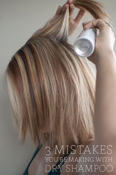 3 mistakes you're making with dry shampoo Best Dry Shampoo For Fine Hair, Second Day Hairstyles Fine Hair, How To Use Dry Shampoo, Shampoo Tips, Day 3 Hair, Second Day Hair, Fine Hair Tips, Romance Tips, Hair Romance