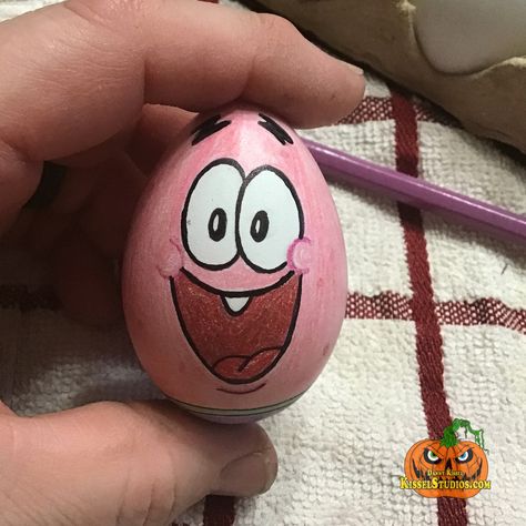 Checkout the rest of my eggs and artwork! Funny Easter Eggs Decorating Ideas, Easy Egg Painting Ideas, Drawing On Eggs, Easter Egg Cartoon, Disney Easter Eggs, Funny Easter Eggs, Easter Egg Art, Easter Egg Pattern, Disney Easter