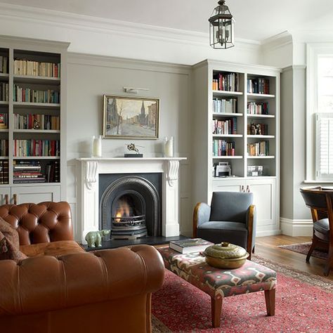 You can't beat a classic living room 25 Beautiful Homes, Furnitur Ruang Keluarga, Victorian Living Room, Edwardian House, London House, Trendy Living Rooms, Traditional Living, Living Room Diy, Living Room Grey