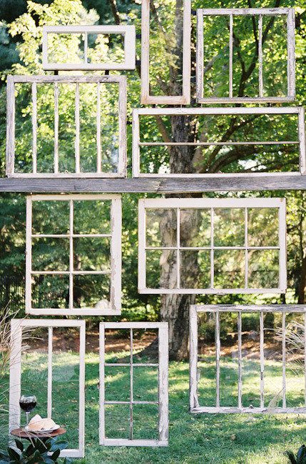 #windows, #backdrop, #frame | Photography: Photography by Leah - byleah.com Old Window Panes, Creative Backdrops, Old Window Frame, Window Panes, Patio Pergola, Wedding Ceremony Backdrop, Vintage Windows, Rustic Frames, Old Windows