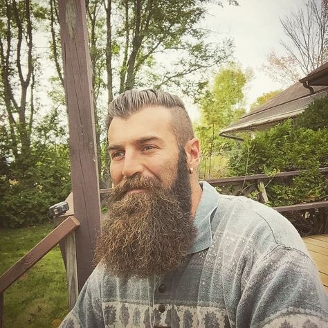 116 Likes, 1 Comments - Stephen Murphy (@murph.official) on Instagram: “🍂🌿🌳🍂🌿🌳🍂🌿🌳🍂🌿🌳🍂🌿 #fall #canada #ontario #lakefield #manifest #manifesting #manifestation #universe…” Beard Images, Beard Envy, Beard Game, Beard Growth Oil, Epic Beard, Big Beards, Beard Hairstyle, Beard Look, Beard Lover