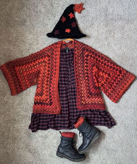 Hexagon cardigan, witch hat and matching leg warmers Picture found on reddit.com Witch Hat Knit, Witchy Crochet Sweater, Crochet Whimsygoth, Hexagon Crochet Cardigan, Whimsigoth Crochet, Wizard Core, Hexagon Cardigan Crochet, Witch Hat Crochet, Crochet Witch Hat