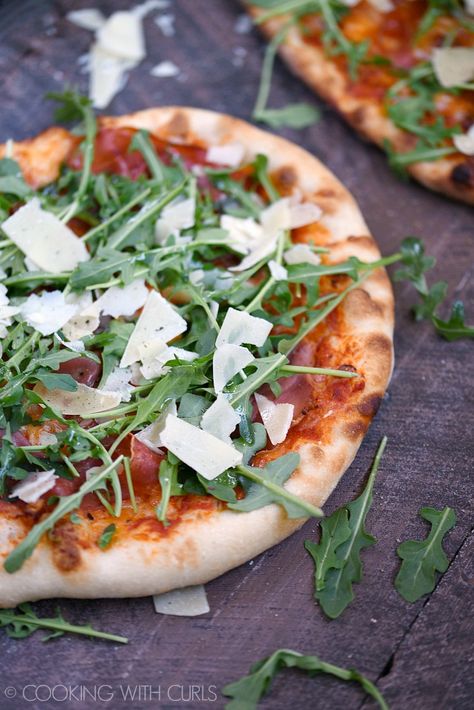 Arugula On Pizza, Homemade Pizza With Arugula, Arugula Pizza Recipes, Bacon Arugula Pizza, Prosciutto Arugula Pizza, Pizza Arugula Prosciutto, Flatbread Prosciutto Arugula Pizza, Proccutio Arugula Pizza, Pizza Cooking