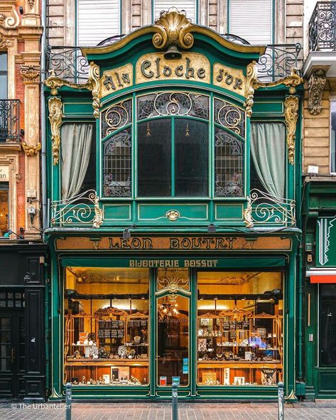 Art Nouveau Arquitectura, Architecture Art Nouveau, Art Nouveau Architecture, Unique Buildings, Chengdu, Store Front, Modern Buildings, Historic Buildings, Amazing Architecture