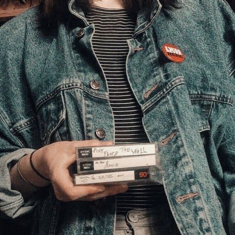 80’s Aesthetic, Grid Girl, Haley Lu Richardson, Robin Buckley, Motos Vintage, Nancy Wheeler, 80s Vibes, 80s Aesthetic, Stranger Things Aesthetic