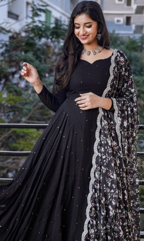 Umbrella Kurta Designs Women, Umbrella Dress Models, Black Frocks For Women Party, Birthday Outfit Traditional, Black Anarkali Suits Simple, Anarkali Dress Neck Designs, Umbrella Churidar Designs, Traditional Long Frocks Indian, Umbrella Kurta