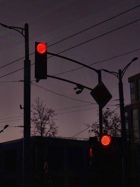 Night city red traffic light Red Traffic Light Aesthetic, Stop Light Aesthetic, Stoplight Aesthetic, Traffic Light Aesthetic, Background Practice, Red Traffic Light, Traffic Lights, Red Lights, Light Chain