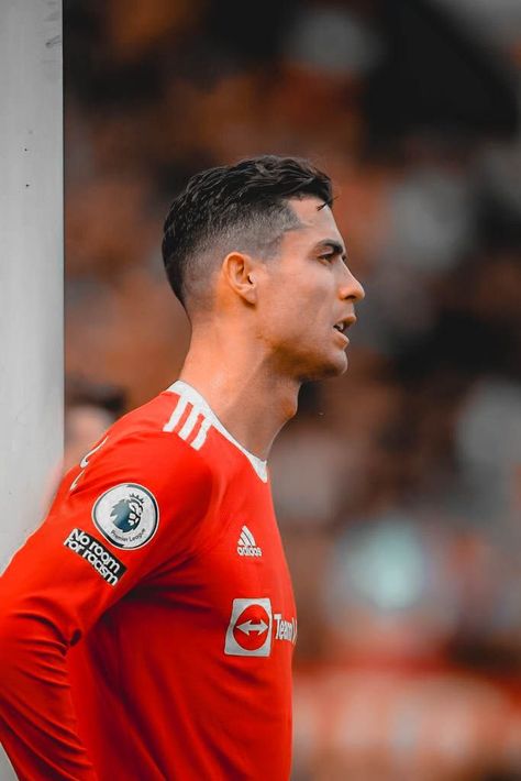 Cristiano Haircut, Cr7 Hairstyle, Christiano Ronaldo Haircut, Cristiano Ronaldo Aesthetic, Cristiano Ronaldo 2009, Cr7 Haircut, Ronaldo New Hairstyle, Ronaldo Aesthetic, Ronaldo Siuu