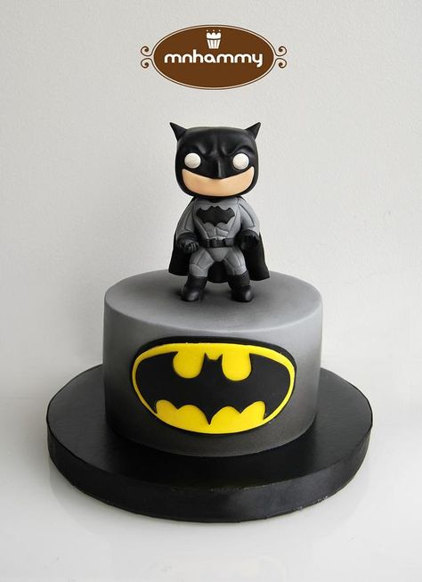 One Direction Cakes, Batman Themed Birthday Party, Batman Birthday Cakes, Geek Birthday, Funko Pop Batman, Lego Iron Man, Pop Batman, Easy Minecraft Cake, Marvel Cake