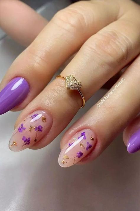 Lavender Nail Designs, Painted Acrylic Nails, Short Stiletto Nails, Coral Nails With Design, Short Stiletto, Reverse Psychology, Multicolored Nails, Small Nails, Lavender Nails