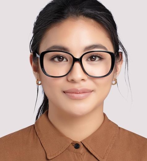 2024 eyewear trends we expect to see on Instagram - Glasses Direct Blog Eyewear 2024 Trend Women, Glasses Trends 2024, 2024 Glasses Trends, Face Shapes Guide, Glasses Trends, Womens Glasses Frames, Marc Jacobs Sunglasses, Eyewear Trends, Kate Spade Sunglasses