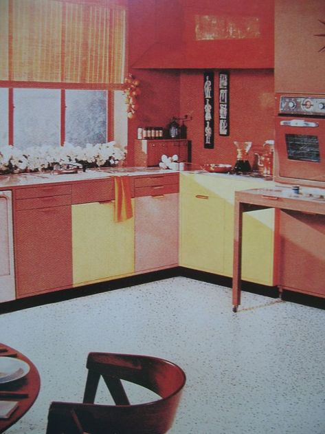 Cool Pics Show the 1950s Interior Designs by Armstrong ~ Vintage Everyday 1950s Interior, 60s Kitchen, French Vintage Home Decor, 60s Interior, 70s Kitchen, Period Piece, Cottage Shabby Chic, Vintage Appliances, Midcentury Home