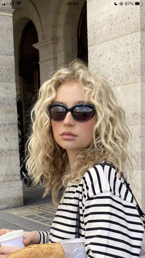 Cool Blonde Curly Hair, Curly Short Hair Blonde, Mid Length Blonde Curly Hair, Short Curly Bob Blonde, Curly Bob Blonde, Blonde Curly Short Hair, Mid Length Wavy Blonde Hair, Super Curly Blonde Hair, Platinum Curly Hair