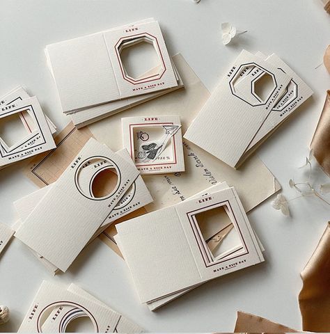 달력 디자인, Die Cut Paper, Frame Card, Cut Paper, Paper Frames, Small Cards, Frame Set, Paper Collage, Vintage Cards