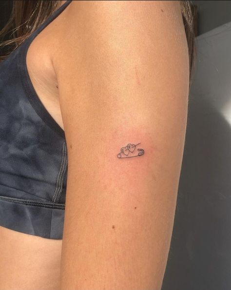 Safety Pin Tattoo, Planet Tattoo, Tato Minimal, Petite Tattoos, Cute Tiny Tattoos, Classy Tattoos, Discreet Tattoos, Dainty Tattoos, Subtle Tattoos