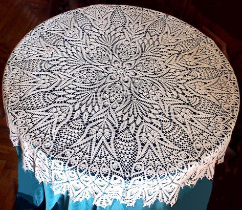 25 Free Crochet Tablecloth Patterns Crochet Tablecloth Pattern, Gorgeous Crochet, Make A Table, Crochet Table, Crochet Table Runner, Crochet Tablecloth, Unique Crochet, Diy Inspiration, Crochet Tutorial