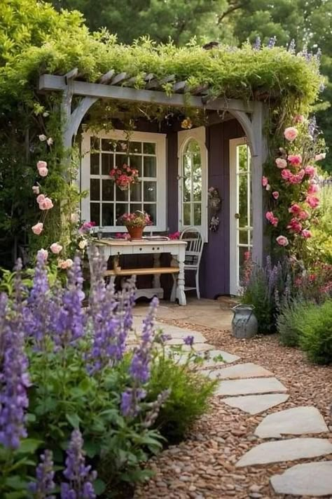 Cottage Core Flower Garden, English Garden Inspired Backyard, English Country Garden Ideas, Small English Cottage Garden, English Courtyard Garden, Country Cottage Garden Ideas, Cotswold Garden Ideas, Cottage Courtyard Garden Ideas, English Cottage Patio