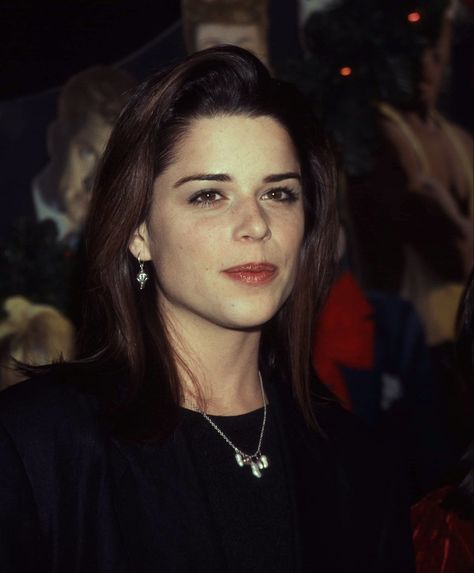 Sidney Prescott, Scream 1996, Scream Cast, Medical Tech, Scream Franchise, Neve Campbell, Scary Movie Characters, Scream Movie, Comic Collection