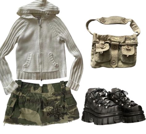 Army Mini Skirt Outfit, Camo Skirt Outfit Y2k, Army Print Outfits, Army Skirt Outfit, Camouflage Skirt Outfit, Camo Fits, Camo Girl Outfits, Camo Skirt Outfit, Camo Outfit