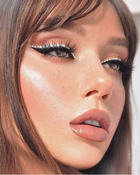 Zendaya Makeup, Gem Makeup, Rhinestone Makeup, Hot Makeup, Waterproof Makeup, Glitter Makeup, Fake Eyelashes, Glam Makeup, Party Makeup