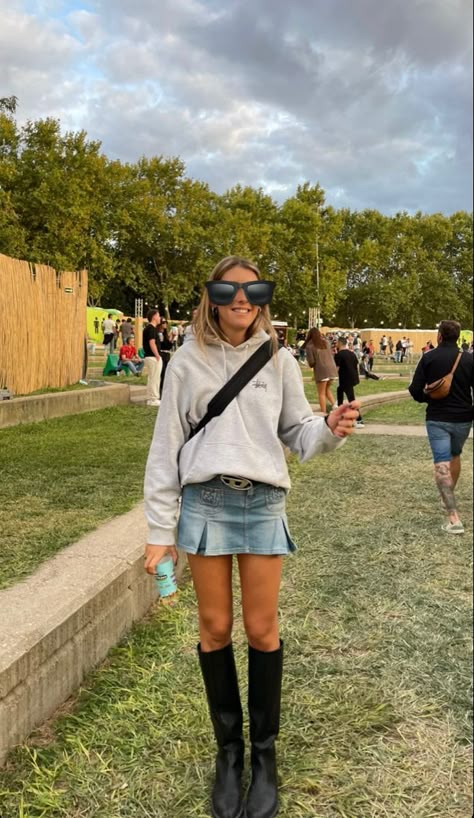 Indie Music Festival Outfit, Reading Festival Outfits, Cold Festival Outfit, Glastonbury Festival Fashion, Beach Festival Outfit, Winter Festival Outfit, Leeds Festival, Indie Festival, Festival Outfits Men