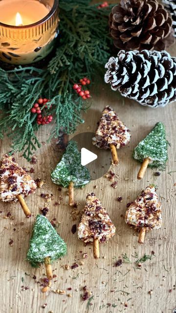 Makenzie Helfer on Instagram: "CHEESE WEDGE CHRISTMAS TREES 🎄 🎄✨ The cutest little cheese trees for your charcuterie boards, snacks, girls dinners, and holiday soirées. @thelaughingcowusa cheese triangles Pretzel sticks Dill finely chopped Spicy pecans and cranberry’s finely chopped 👉🏻Save, share, and follow for more holiday inspo ✨ . . . . #christmastime #christmasparty #winterrecipe #christmasfood #christmasrecipe #cheese#ltkholiday #holidayentertaining #holidayappetizer #winterwonderland #laughingcow #laughingcowcheese" Laughing Cow Cheese Christmas Tree, Christmas Tree Cheese Wedges, Xmas Charcuterie Board, Cheese Trees, Cheese Christmas Tree, Spicy Pecans, Cheese Tree, Cheese Stars, Board Recipes