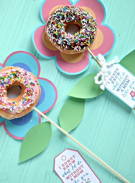 Donut Bouquet, Flower Donut, Mothers Day Chocolates, Food Bouquet, Donut Gifts, Mother's Day Printables, Diy Donuts, Diy Mother's Day, Mother's Day Bouquet