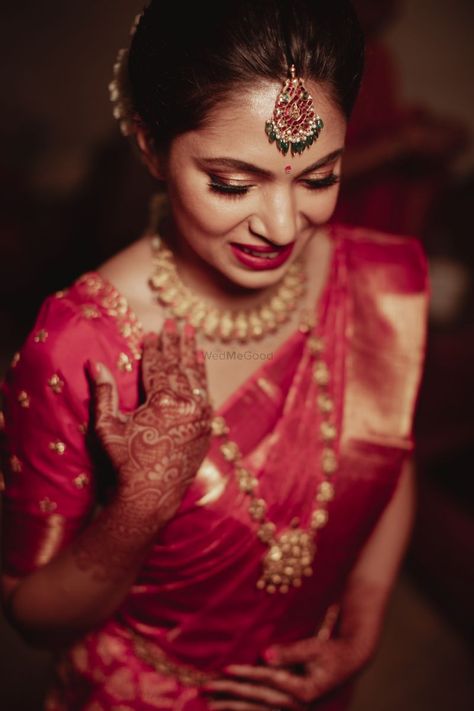 Indian Bride Getting Ready, Indian Bride Poses, Indian Bride Photography Poses, Indian Bride Makeup, Reception Bride, Bride Photos Poses, Indian Wedding Bride, Engagement Photography Poses, Bridal Photography Poses