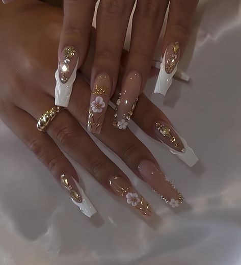 Materials: gel nail, long stiletto tips Greetings and welcome to my store. Hope you find a style you like. ✋🙆I only work with high-quality materials to create sturdy & long-lasting luxury press on nails that you can trust on. My nails will last for:1- 2 days using adhesive tab (provided with the nail set) 2- 3 weeks using nail glue. You can reuse all of the nails multiple times if you take care of them. Follow the instructions provided with the nail set. 💮Please follow the instruction size mea Art French Nails, Nail Art French, Nails Floral, Nails Gel Nails, Custom Press On Nails, Nails 3d, Floral Nail, Beauty Make-up, Nails Fake