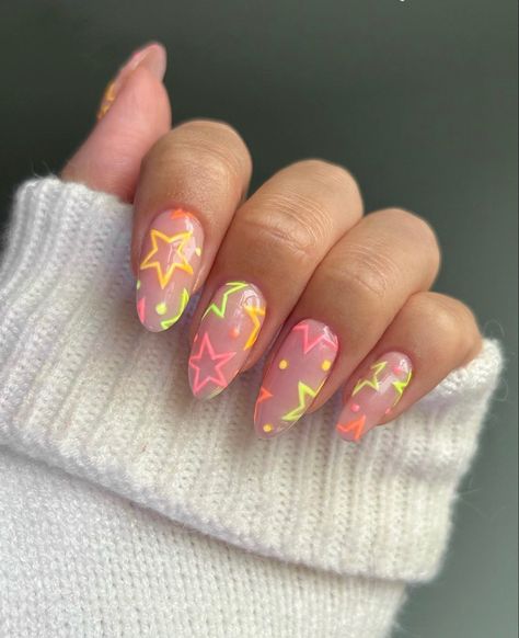 Summer Star Nail Designs, Neon Stars Nails, Neon Star Nail Designs, Star Design Nails Y2k, Neon Y2k Nails, Neon Nails Inspiration, Crazy Neon Nails, Star Summer Nails, Neon Nail Designs Summer