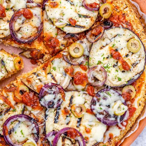 Grilled Cauliflower, Cauliflower Pizza Crust, Seasonal Vegetables, Making Homemade Pizza, Cauliflower Crust, Veggie Pizza, Cauliflower Crust Pizza, Cauliflower Pizza, Clean Food Crush